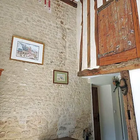 La Ferme Du Bourg Bed and breakfast